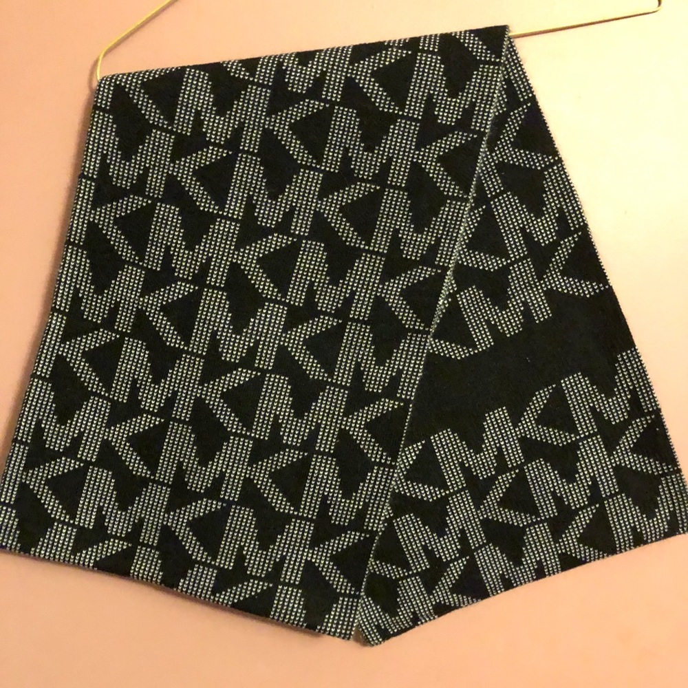 Michael Michael Kors infinity scarf 🧣